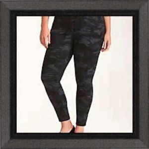 NWT Time and Tru Black Camo Skinny Jeggings in L * XL * XXL
